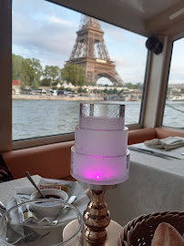 Plats et boissons du Restaurant Eiffel Croisières - Péniche TOSCA à Paris - n°12