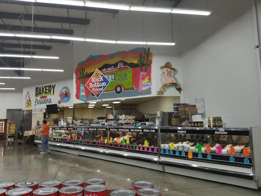 Grocery Store «Mega Foods Woodburn», reviews and photos, 1542 Mt Hood Ave, Woodburn, OR 97071, USA