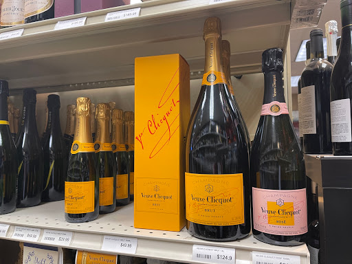 Liquor Store «One Stop Spirit Shop», reviews and photos, 339 New London Turnpike, Glastonbury, CT 06033, USA