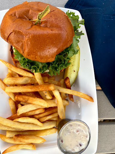 Restaurant «Horizons Restaurant & Lounge», reviews and photos, 4888 N Broadway, Geneva, OH 44041, USA