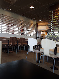 Photo n°116 de McDonald's à Montval-sur-Loir ()