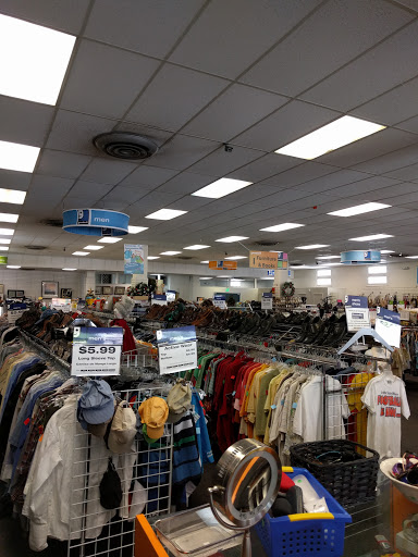 Thrift Store «Goodwill Retail Store», reviews and photos, 4714 Columbia Pike, Arlington, VA 22204, USA