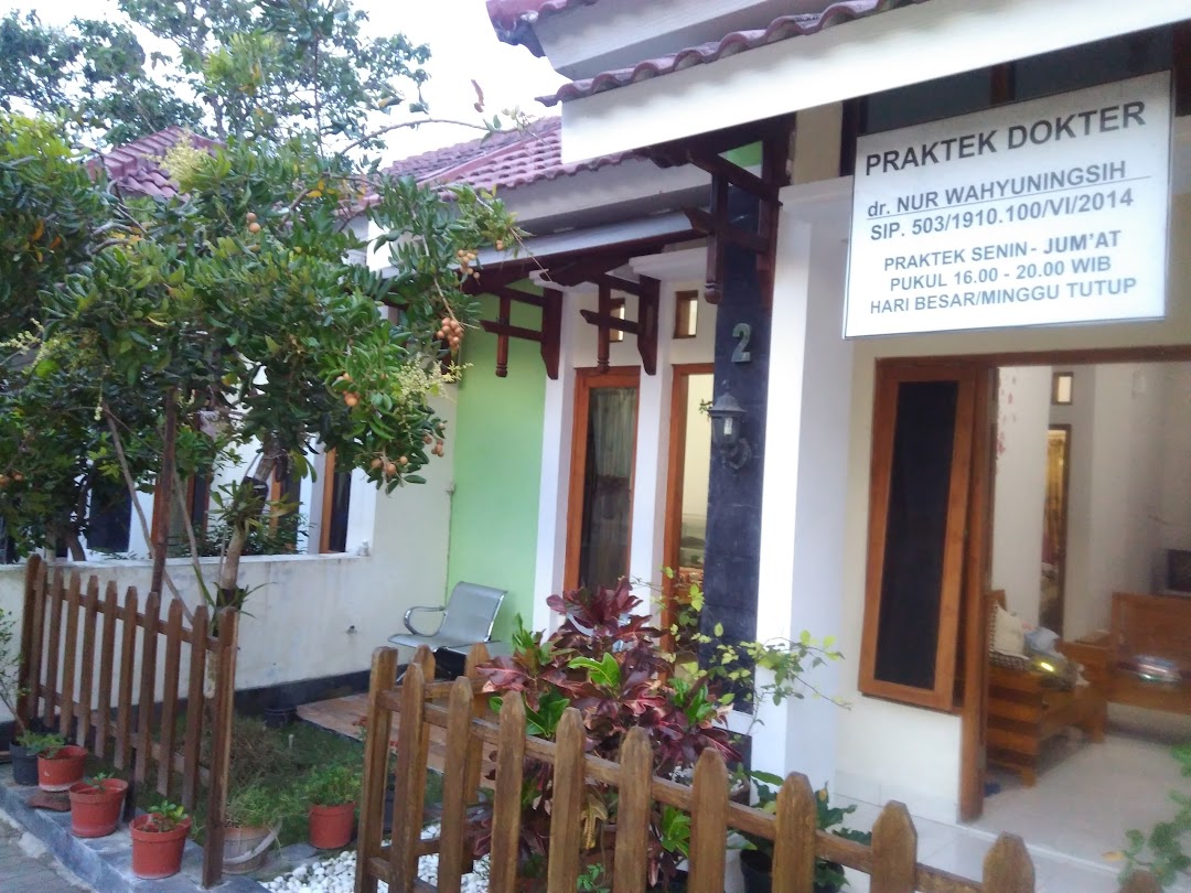 Praktek dr. Nur Wahyuningsih