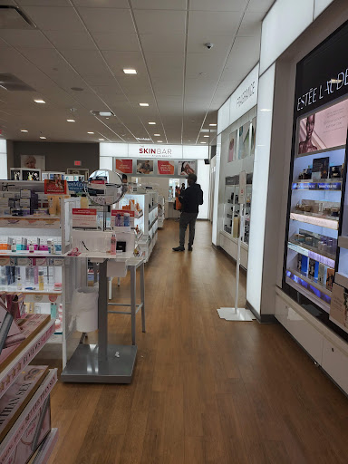 Cosmetics Store «Ulta Beauty», reviews and photos, 2155 W 22nd St #7, Oak Brook, IL 60523, USA
