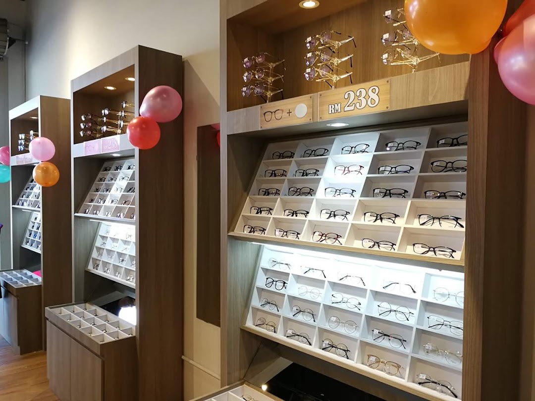 T & D Eyeglass Store