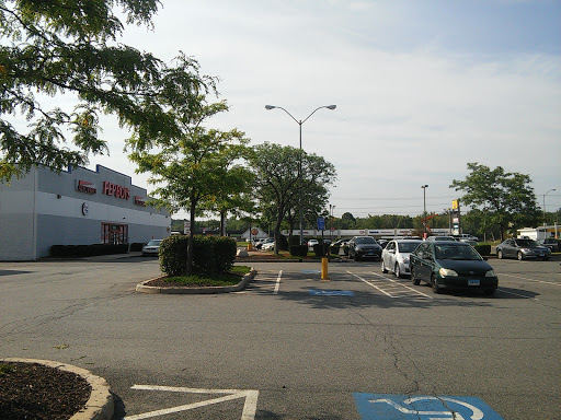 Grocery Store «ShopRite of Manchester», reviews and photos, 214 Spencer St, Manchester, CT 06040, USA