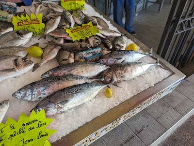 HALLE aux POISSONS PÊCHE LOCALE à Cagnes-sur-Mer