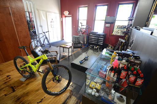 Bicycle Store «The Bike Hub», reviews and photos, 495 N Main St, Glen Ellyn, IL 60137, USA