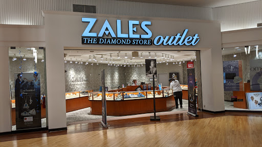 Jewelry Store «Zales - The Diamond Store», reviews and photos, 6170 Grand Ave #691, Gurnee, IL 60031, USA