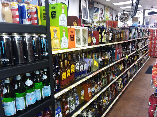 Liquor Store «Oakbrook Food & Liquor», reviews and photos, 17 W604 14th St, Oakbrook Terrace, IL 60181, USA