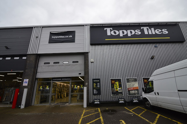 Topps Tiles Staples Corner - SUPERSTORE - Hardware store