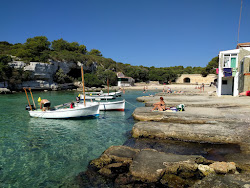Cala Alcaufar'in fotoğrafı küçük koy ile birlikte