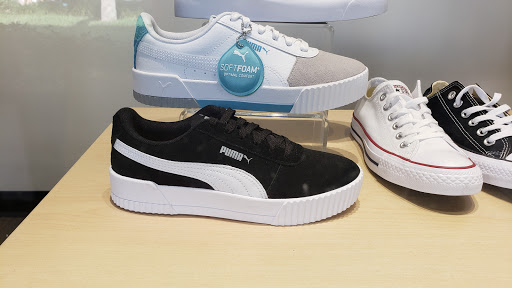 Shoe Store «Rack Room Shoes», reviews and photos, 5443 Factory Shops Blvd #220, Ellenton, FL 34222, USA