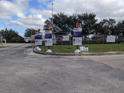 Shipping and Mailing Service «FedEx Ship Center», reviews and photos, 285 SW 60th Ave, Ocala, FL 34474, USA