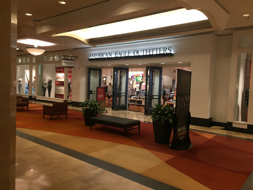 Clothing Store «AEO & Aerie Store», reviews and photos, 835 N Michigan Ave #7080, Chicago, IL 60611, USA