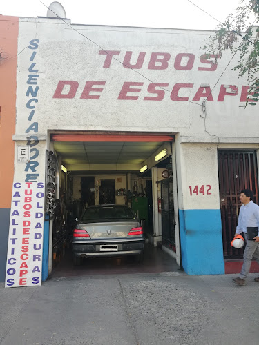 Opiniones de Escapes Azolas - Tubos de escape en La Granja - Taller de reparación de automóviles