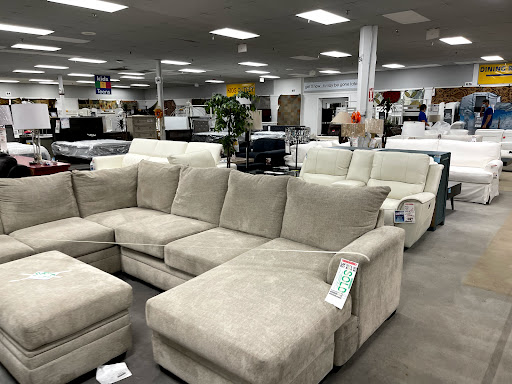 Outlet Store «Rooms To Go Outlet Furniture Store - Clearwater», reviews and photos, 21411 US-19, Clearwater, FL 33759, USA