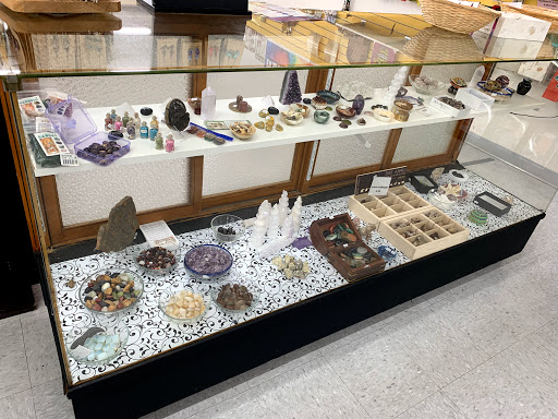 Tobacco Shop «Herb-N-Legend Smoke Shop», reviews and photos, 511 Pacific Ave, Long Beach, WA 98631, USA