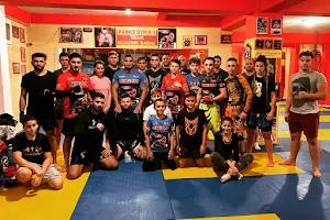PRINCE GYM K-1 Sala MMA Sector 6, Bucuresti. Instructor K1, Kickboxing image