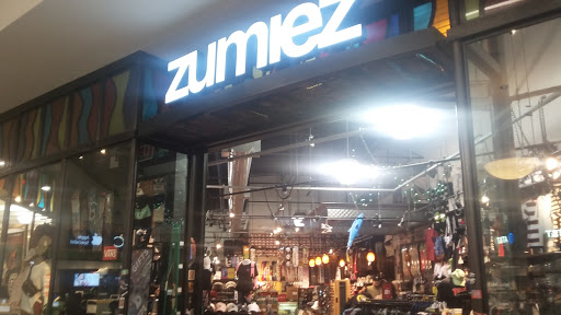 Clothing Store «Zumiez», reviews and photos, 2825 S Glenstone Ave, Springfield, MO 65804, USA