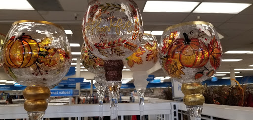 Clothing Store «Ross Dress for Less», reviews and photos, 2325 Lancaster Dr NE, Salem, OR 97305, USA