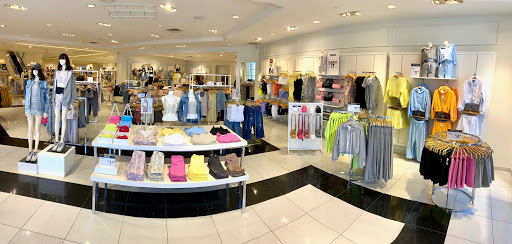 Clothing Store «Forever 21», reviews and photos, 23000 Eureka Rd #1360, Taylor, MI 48180, USA