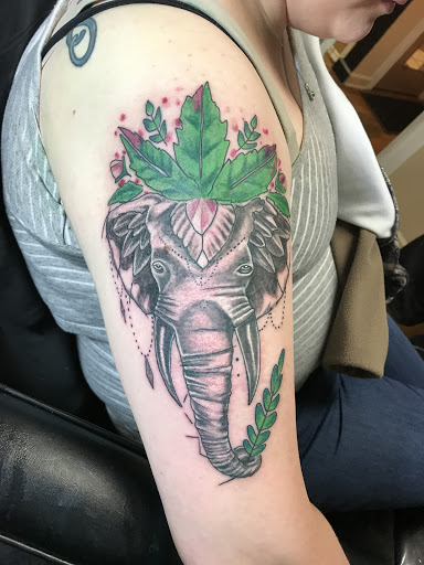 Tattoo Shop «Righteous Tattoo», reviews and photos, 2371 Manchester Rd, Akron, OH 44314, USA