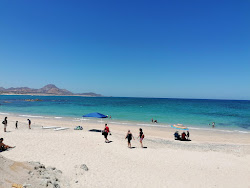 Foto von Arbolito Beach umgeben von Bergen