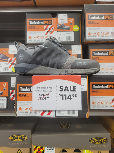 Shoe Store «Shoe Carnival», reviews and photos, 354C Cox Creek Pkwy, Florence, AL 35630, USA