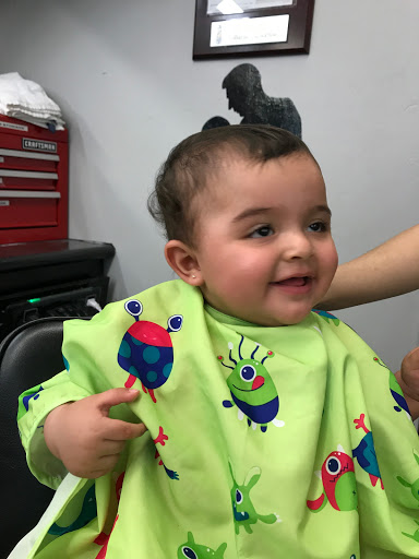 Barber Shop «J & R Barber Shop», reviews and photos, 8444 Laurel Canyon Blvd, Sun Valley, CA 91352, USA