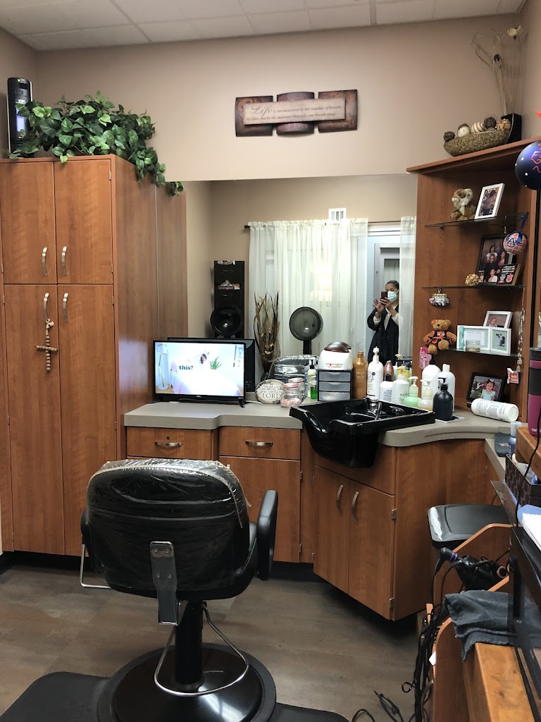 La Tonya Wallace/Minets' Salon 35244