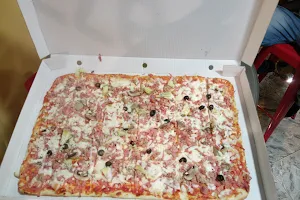 Pizzería Sabores image
