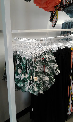 Clothing Store «GUESS Factory», reviews and photos, 100 Citadel Dr Suite 600, Commerce, CA 90040, USA