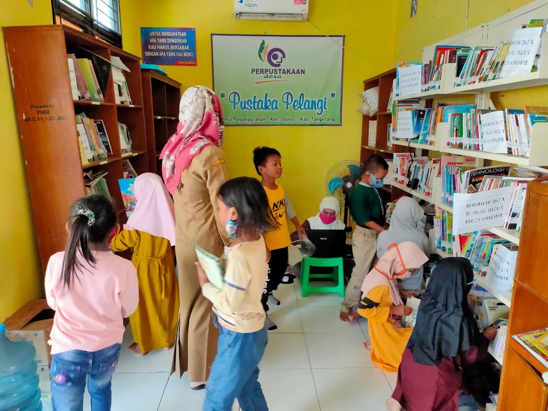 Perpustakaan Desa Pustaka Pelangi, Desa Pasanggrahan, Kecamatan Solear