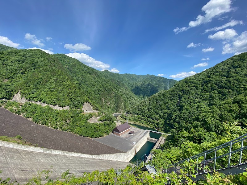 徳山ダム駐車場