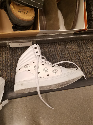 Department Store «Nordstrom Rack The Gallery At Westbury Plaza», reviews and photos, 1040 Old Country Rd, Garden City, NY 11530, USA