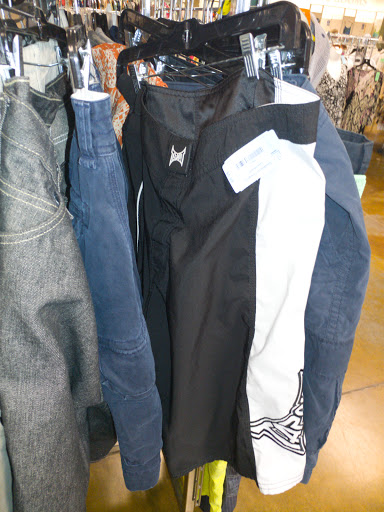 Thrift Store «Southern Oregon Goodwill Retail Store», reviews and photos