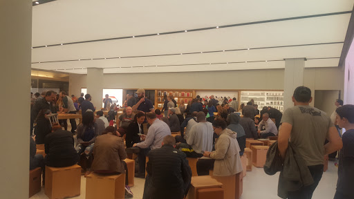 Computer Store «Apple The Fashion Mall at Keystone», reviews and photos, 8702 Keystone Crossing, Indianapolis, IN 46240, USA