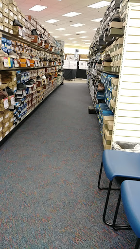 Shoe Store «Shoe Carnival», reviews and photos, 152 S Gary Ave, Bloomingdale, IL 60108, USA