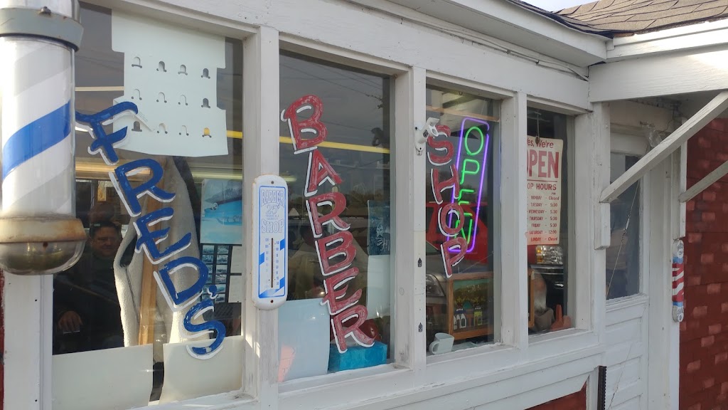Fred's Barber Shop 62095