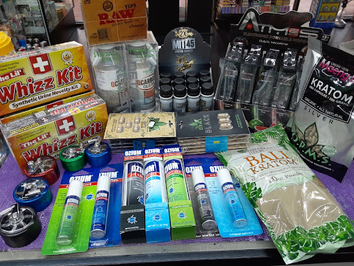 Tobacco Shop «Stirling Glass», reviews and photos, 5890 Stirling Rd, Hollywood, FL 33021, USA