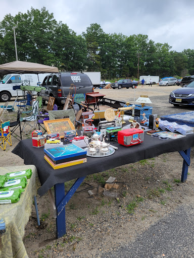 Flea Market «Collingwood Auction & Flea Market», reviews and photos, 1350 NJ-33, Farmingdale, NJ 07727, USA