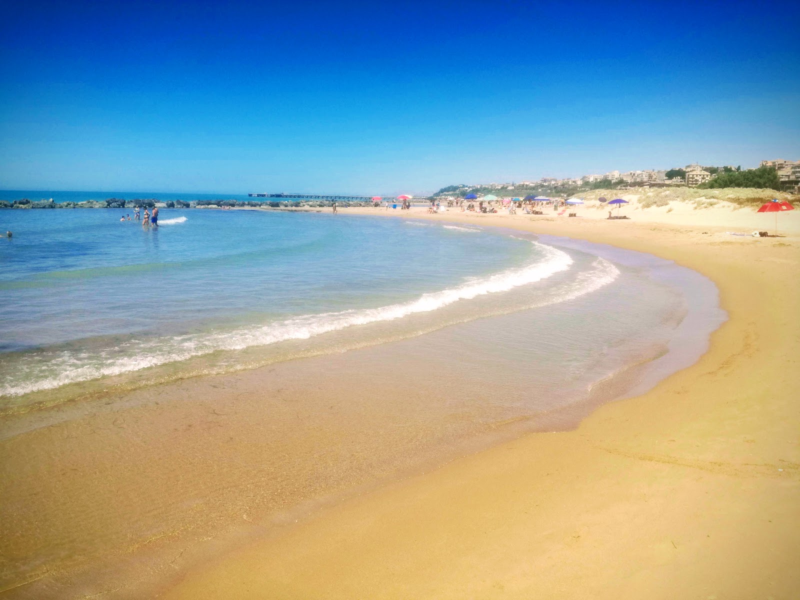 Foto di Spiaggia Di Gela - luogo popolare tra gli intenditori del relax