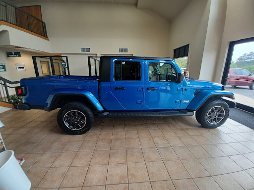 Car Dealer «Troncalli Chrysler-Jeep-Dodge-Ram», reviews and photos, 818 Atlanta Hwy, Cumming, GA 30040, USA