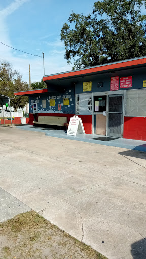 Earl's Shells Quick Stop Carwash & Detailing en Daytona Beach