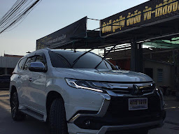 176 Car detailing