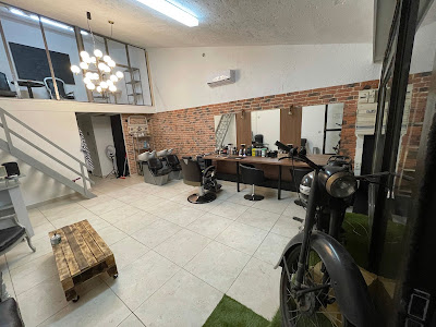 Nicob’s Barber & Flamink Tattoo à Châteauneuf-Grasse