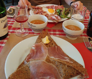 Photo n°56 de Crêperie Brocéliande à Paris ()