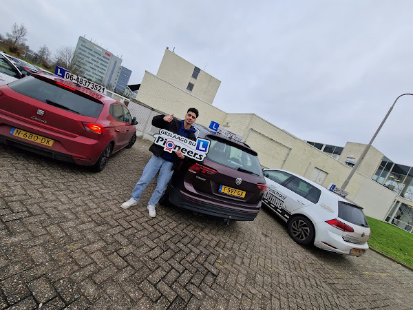 Review afbeelding van Amir msafaka