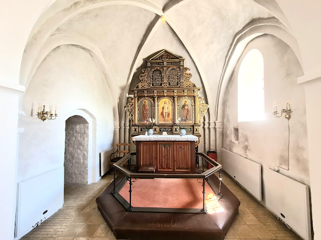 Anmeldelser af Oppe Sundby Kirke i Hørsholm - Kirke